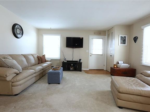 5th image of 31 Acorn Ln