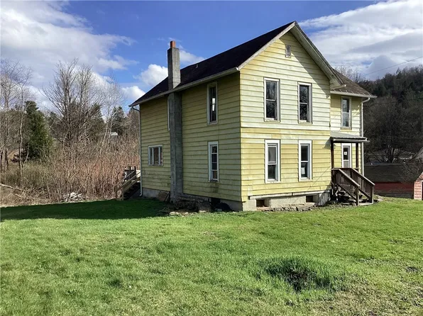 12 Hancock Rd, Sanitaria Springs, NY 13833