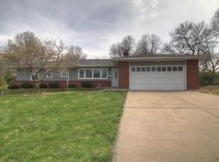 1105 W 93rd Ter, Kansas City, MO 64114
