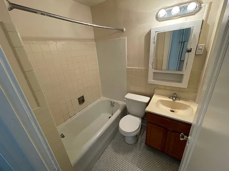 Belvedere House Apartments — Photo 8
