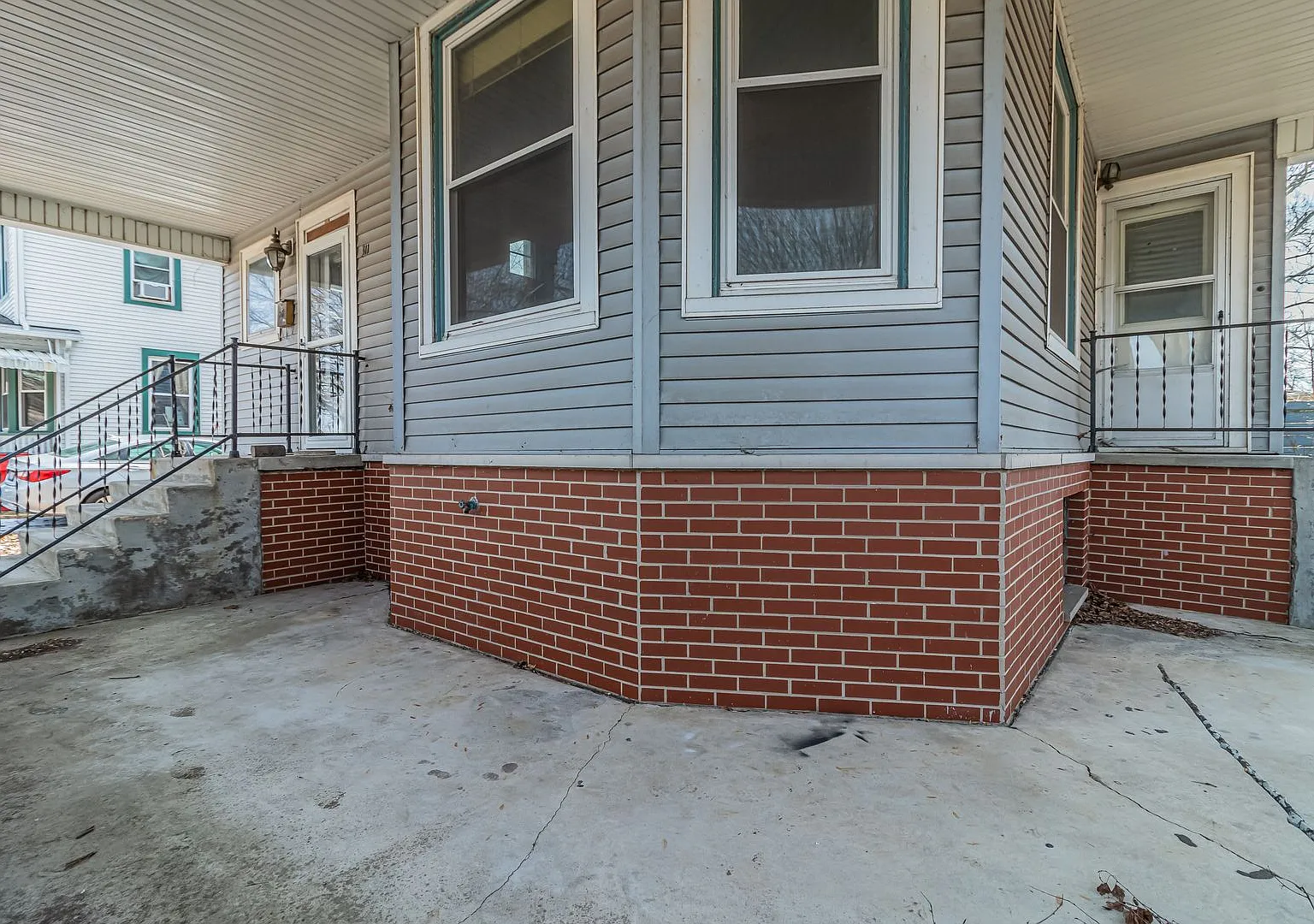 5 bedroom, 2 bath home, close to U of I, MTD lines, local shopping & dining!! - Available August ... — Photo 3