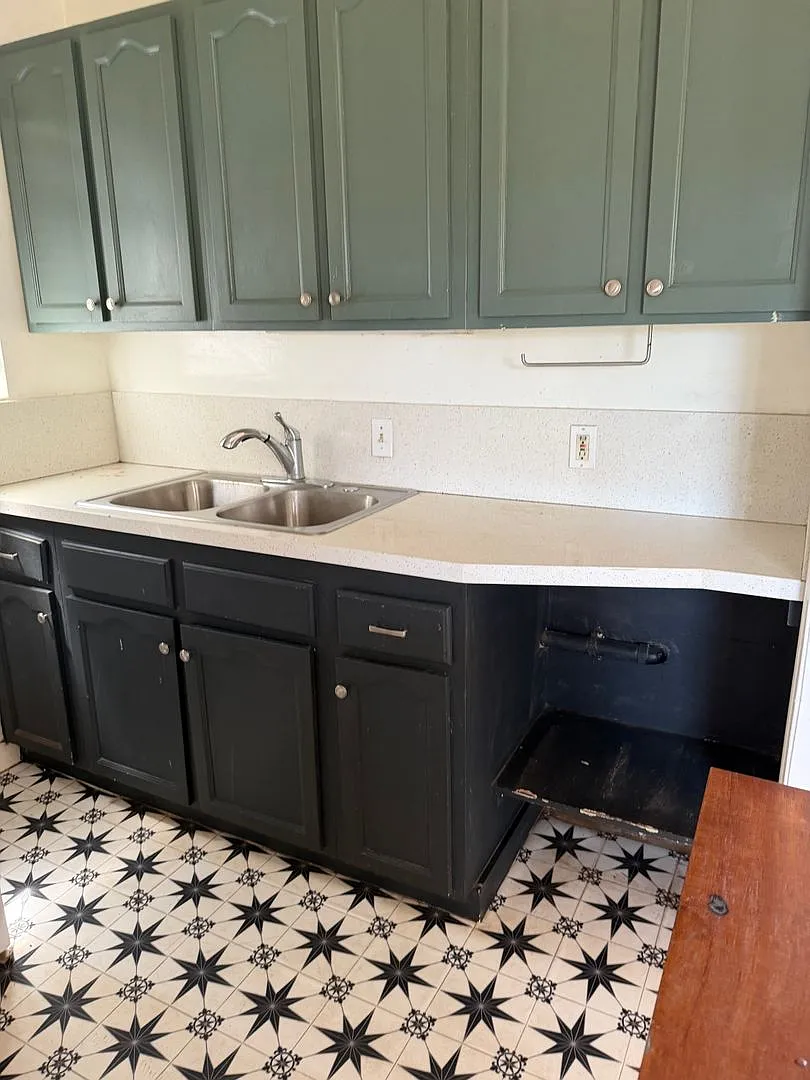 South Lawndale Adorable 1 Bdrm House For Lease! Coming Soon! — Photo 4