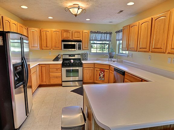 3rd image of 1808 Canyon Creek Dr