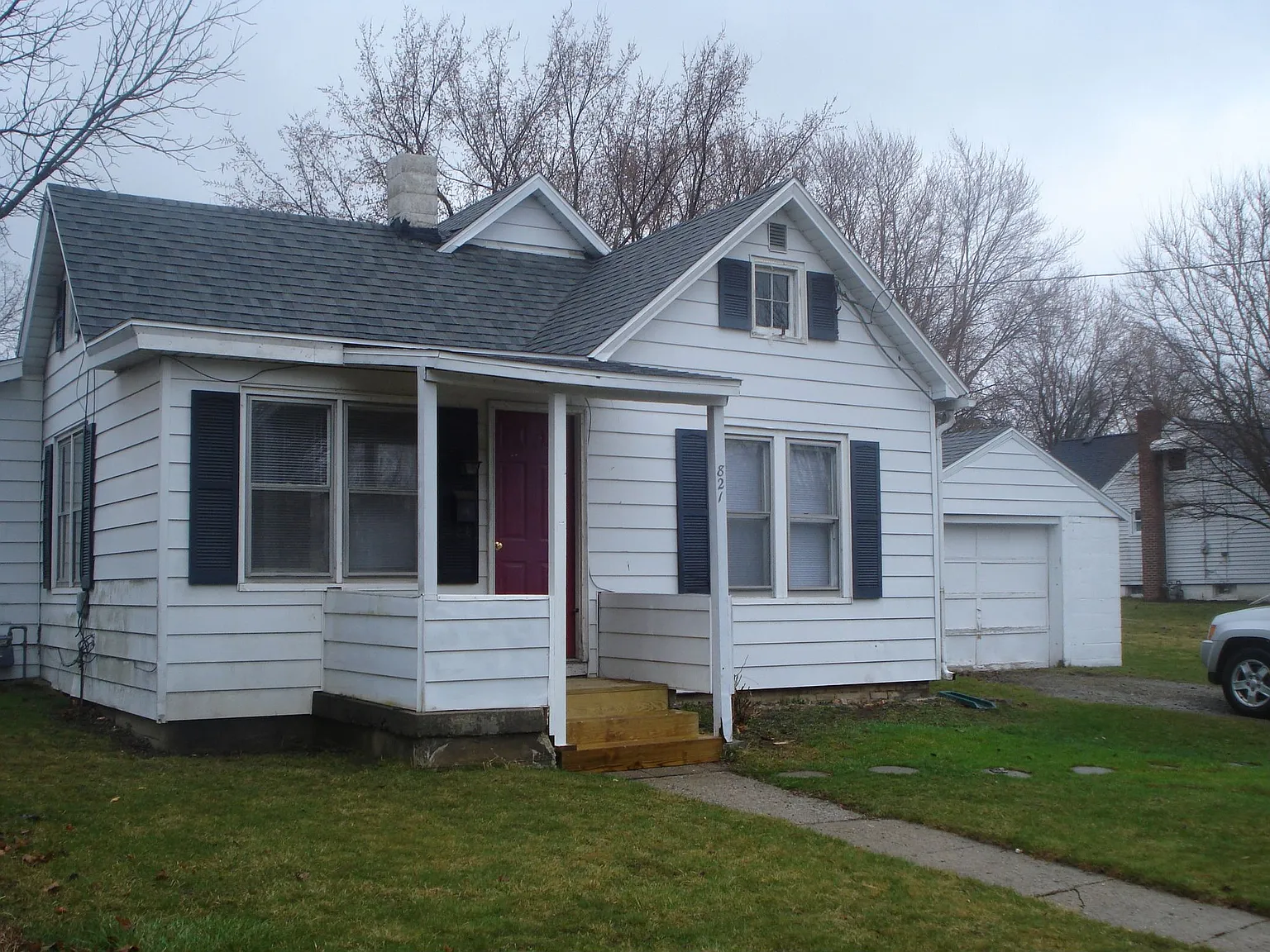 821 S Winter St photo 1