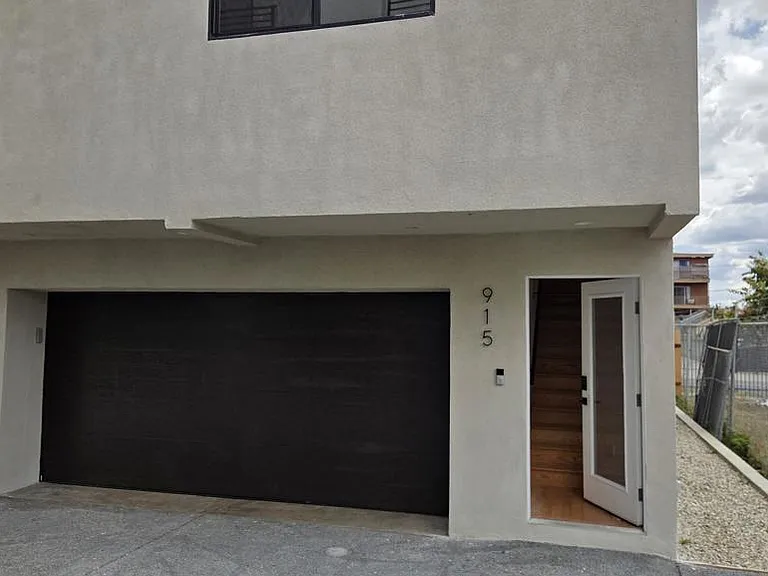 915 N Ridgewood Pl — Photo 14