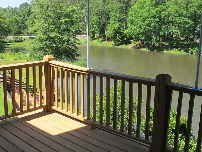 716 Crown Point Ct — Photo 4