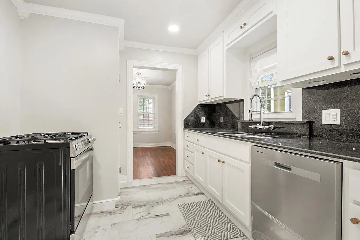 2 bed, 1082 sqft, $1,850 — Photo 2