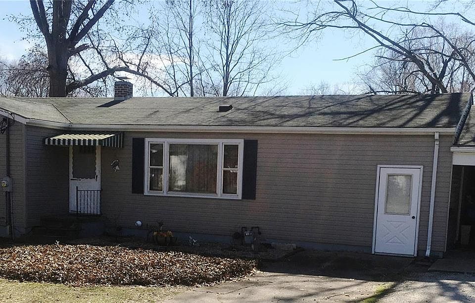 1st image of 918 E Main St