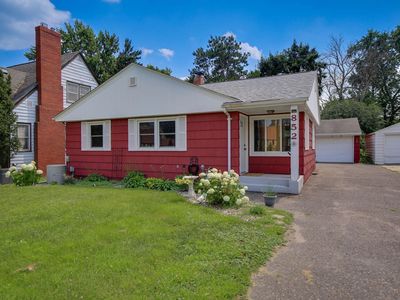 852 Larpenteur Ave W, Saint Paul, MN, 55113