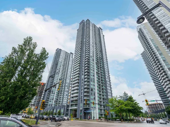 13696 100th Ave #701, Surrey, BC V3T 0L5