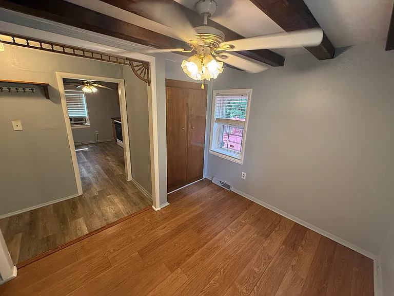 2320 W 11th St — Photo 7