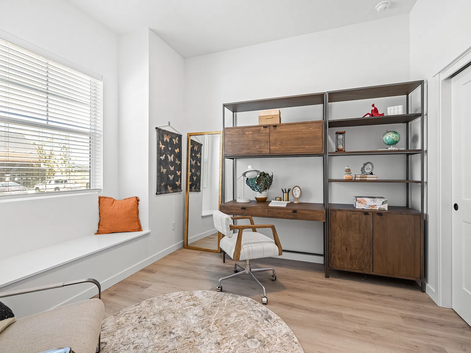 2 bed, 705 sqft, $1,869 — Photo 4