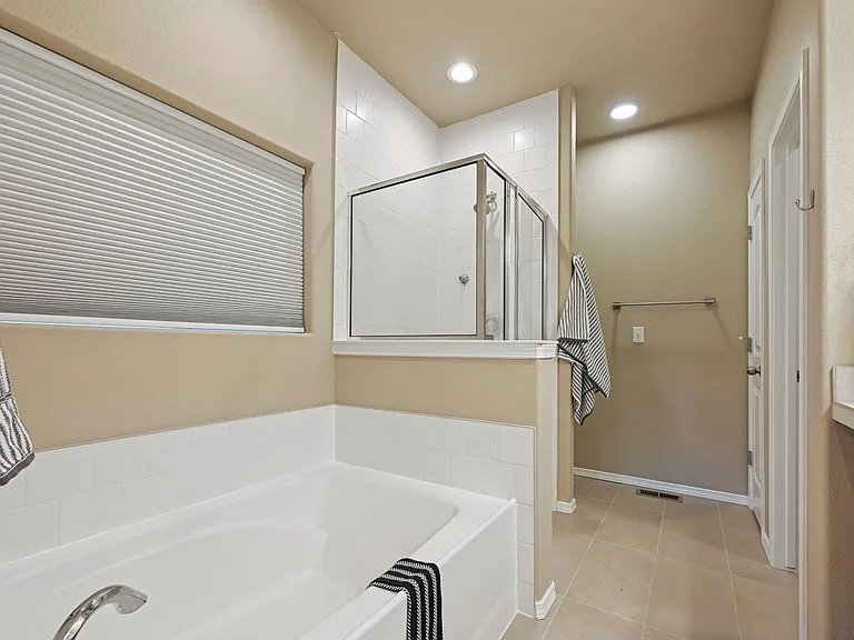 3617 Vineyard Cir — Photo 17