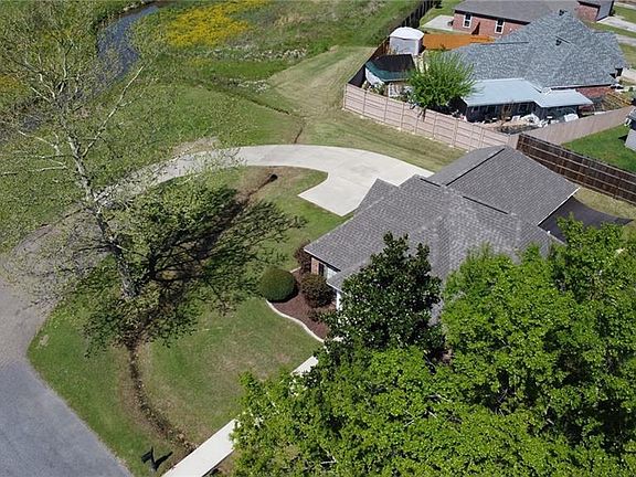 2nd image of 40414 Fox Run Dr