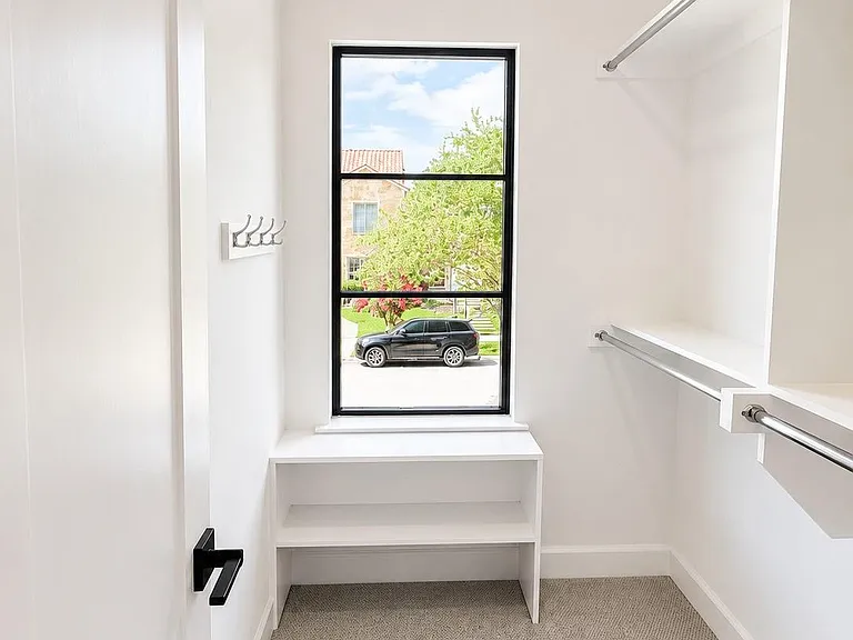 3529 Asbury St — Photo 23