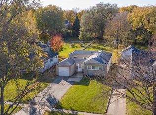 1828 W 6th St, Waterloo, IA 50702