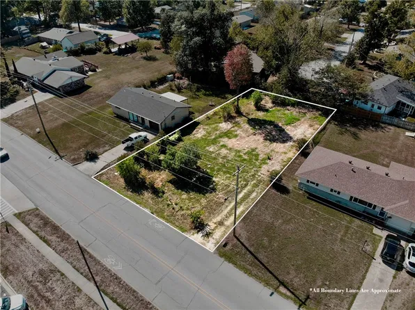 809 Bella Vista Rd #1, Bentonville, AR 72712