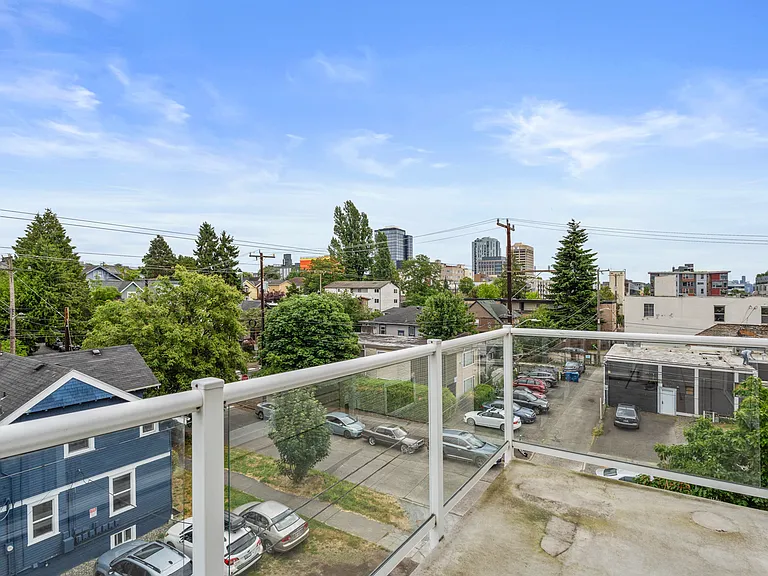 5200 Roosevelt Way NE #403 — Photo 6