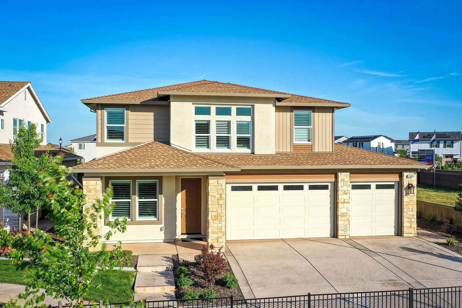 1465 Wadsworth Cir photo 1