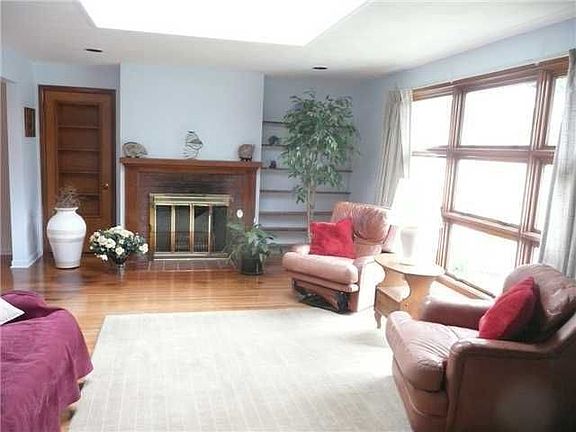 5th image of 1977 Elmwood Ave