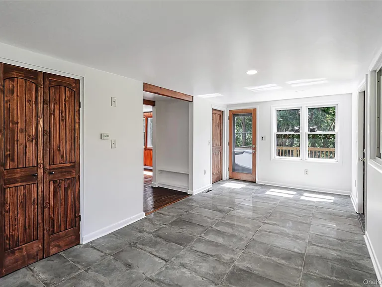 222 Bog Hollow Rd — Photo 16