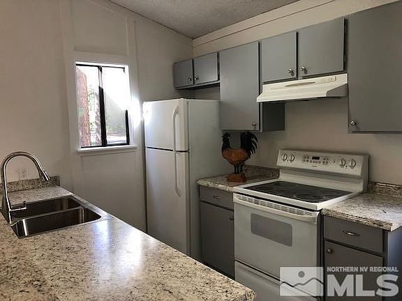 3rd image of 811 Southwood Blvd Unit 1