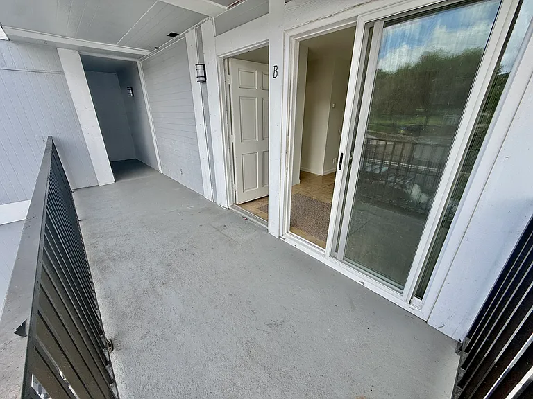 2725 Calle Del Comercio #B — Photo 15