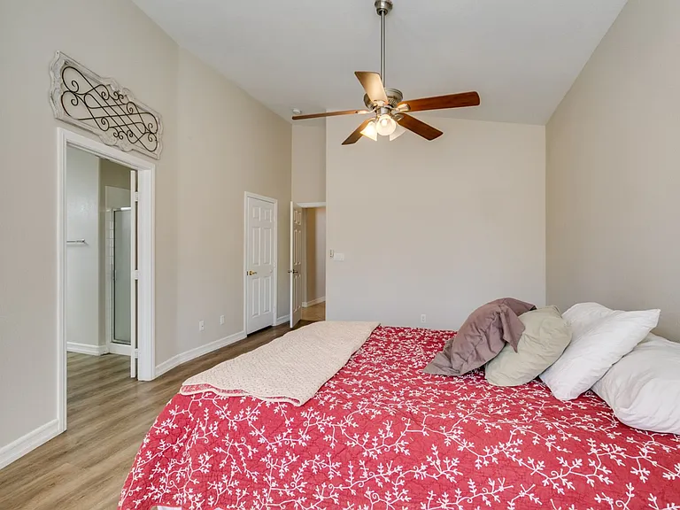 489 First Light St — Photo 32
