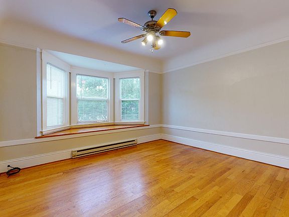 4th image of 385 17th Ave