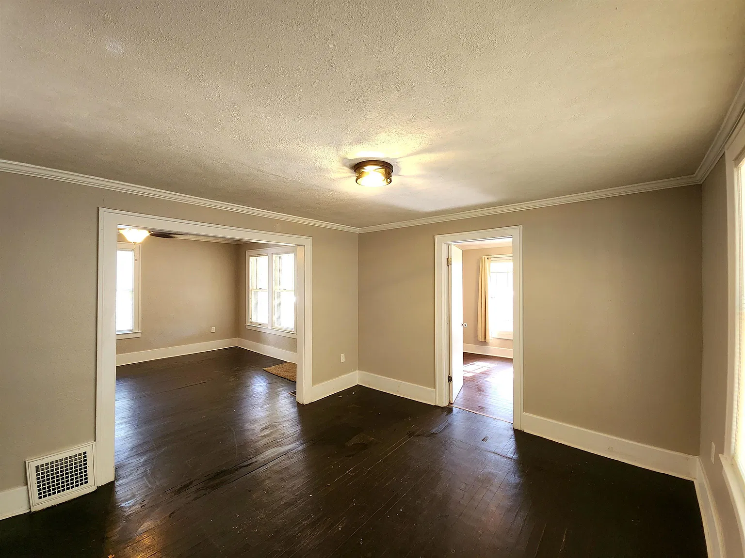4 bed, 2.0 bath, 1382 sqft, $1,600 — Photo 4