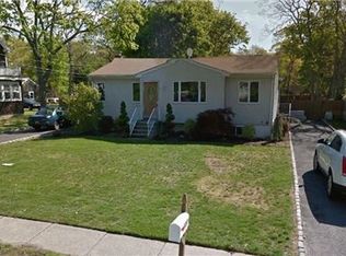 1057 Waverly Ave, Holtsville, NY 11742