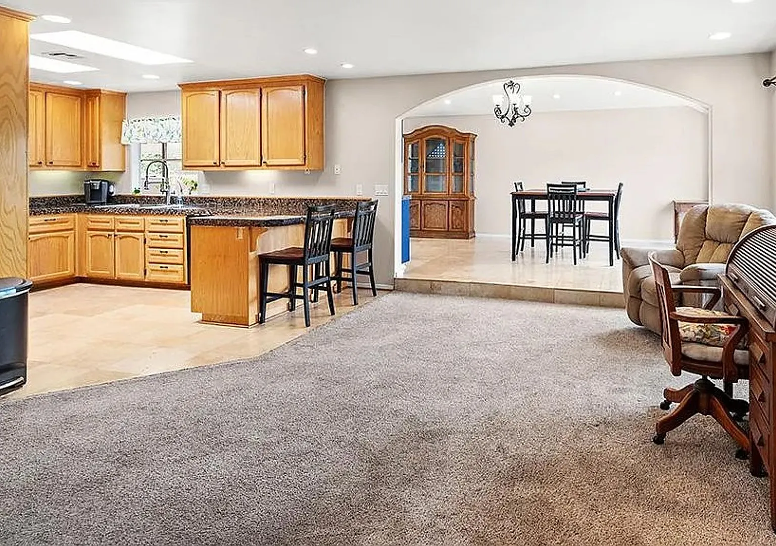 3 bed 2 bath with 3 car garage — Photo 2
