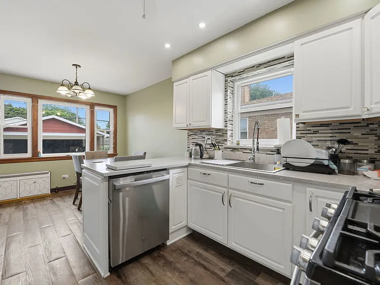 5023 N Natoma Ave — Photo 7