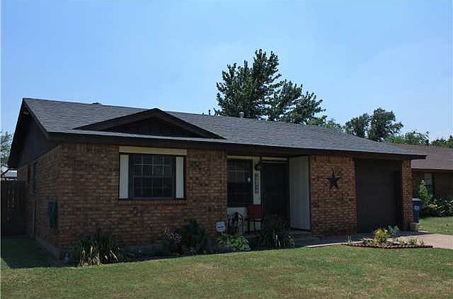 1st image of 810 W Forest Dr