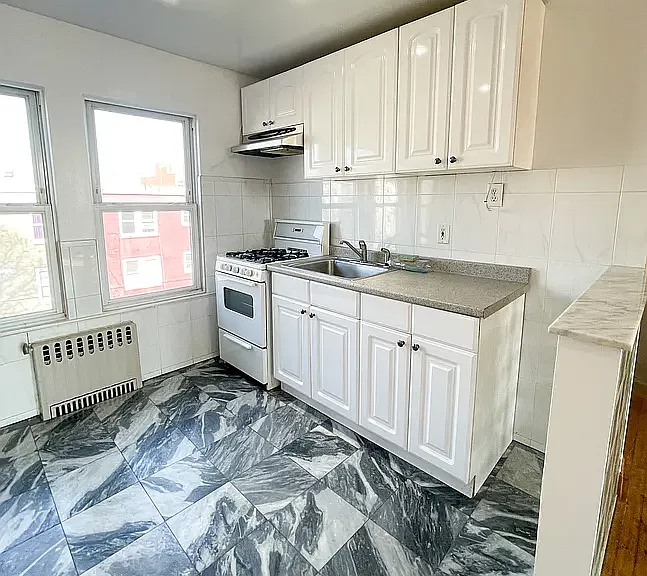 20-36 33rd St #O2 — Photo 4