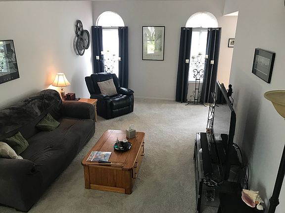 3rd image of 130 Brittany Dr Unit 16D-1