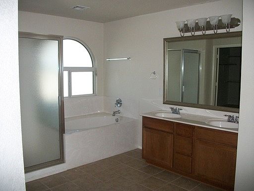 2nd image of 5505 Saegert Ct