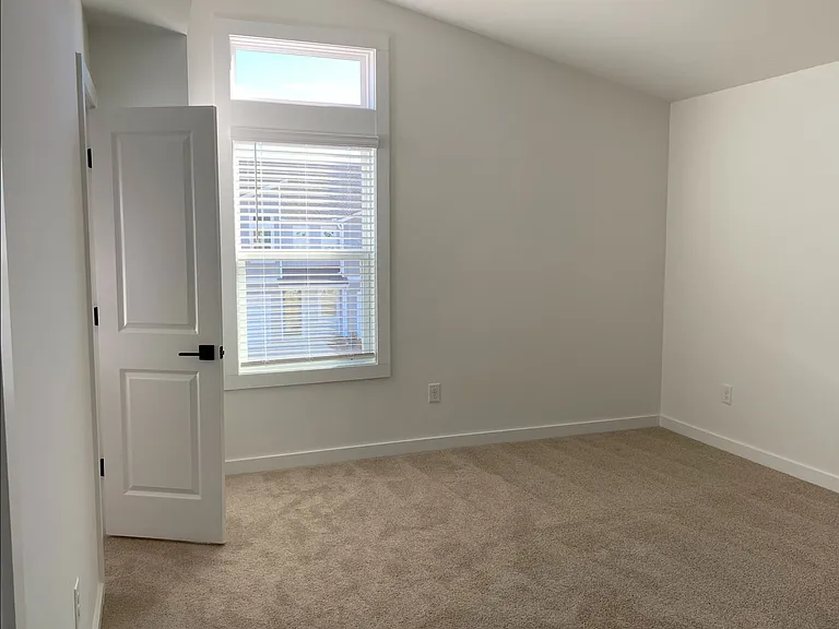 1259 Westgate Village Dr — Photo 7