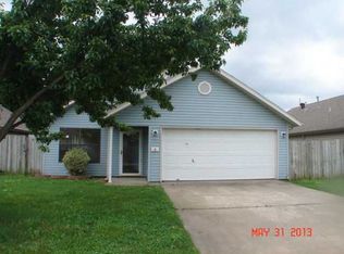 8 Cheryl Cir, Bentonville, AR 72712