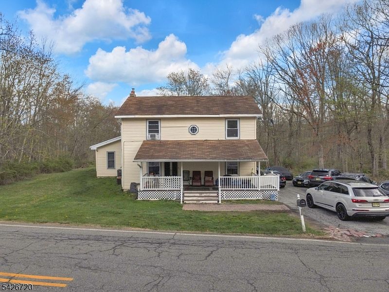 1st image of 213 Sand Shore Rd