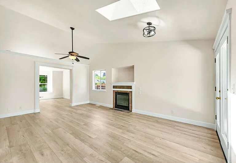 585 Dublin Ave — Photo 7