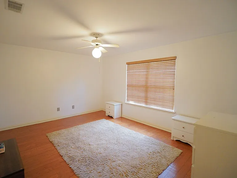 4472 Bay Shore Cir — Photo 11