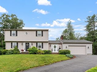 18 Jonathan Ln, Chelmsford, MA 01824