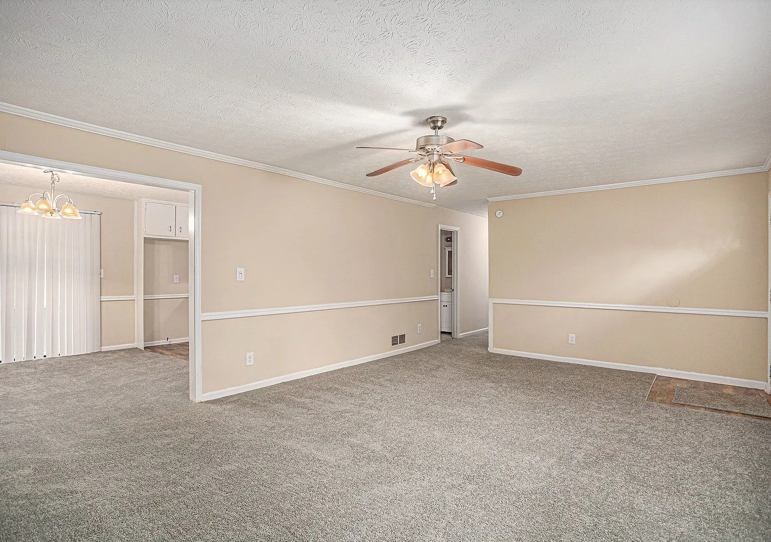 3 bdrm, 2 bath in Stonecrest — Photo 3