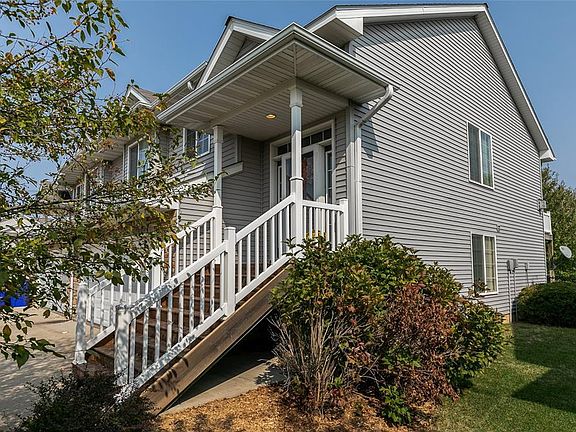 3rd image of 480 N McKenzie Ln