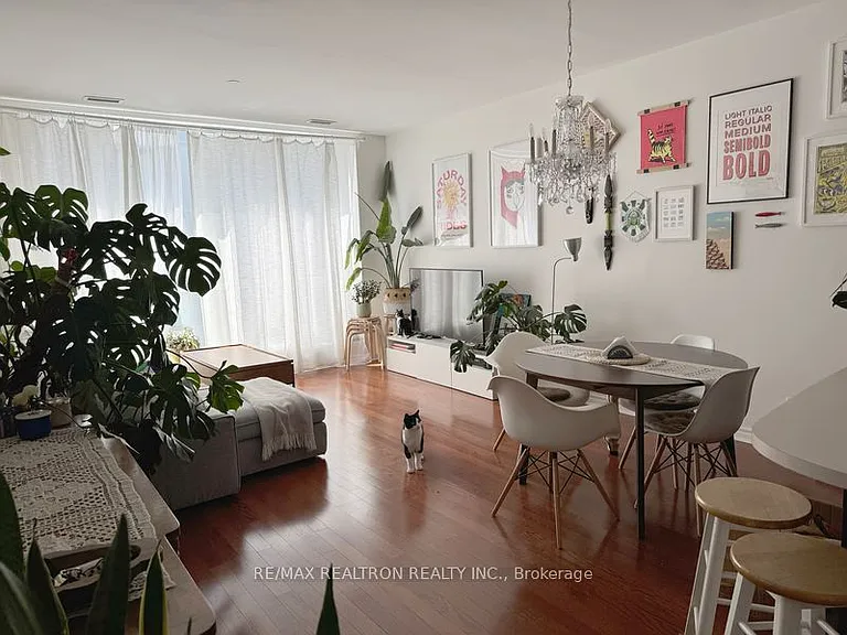 980 Yonge St #714 — Photo 3