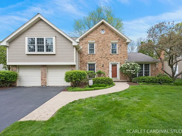 1085 E Gartner Rd, Naperville, IL 60540