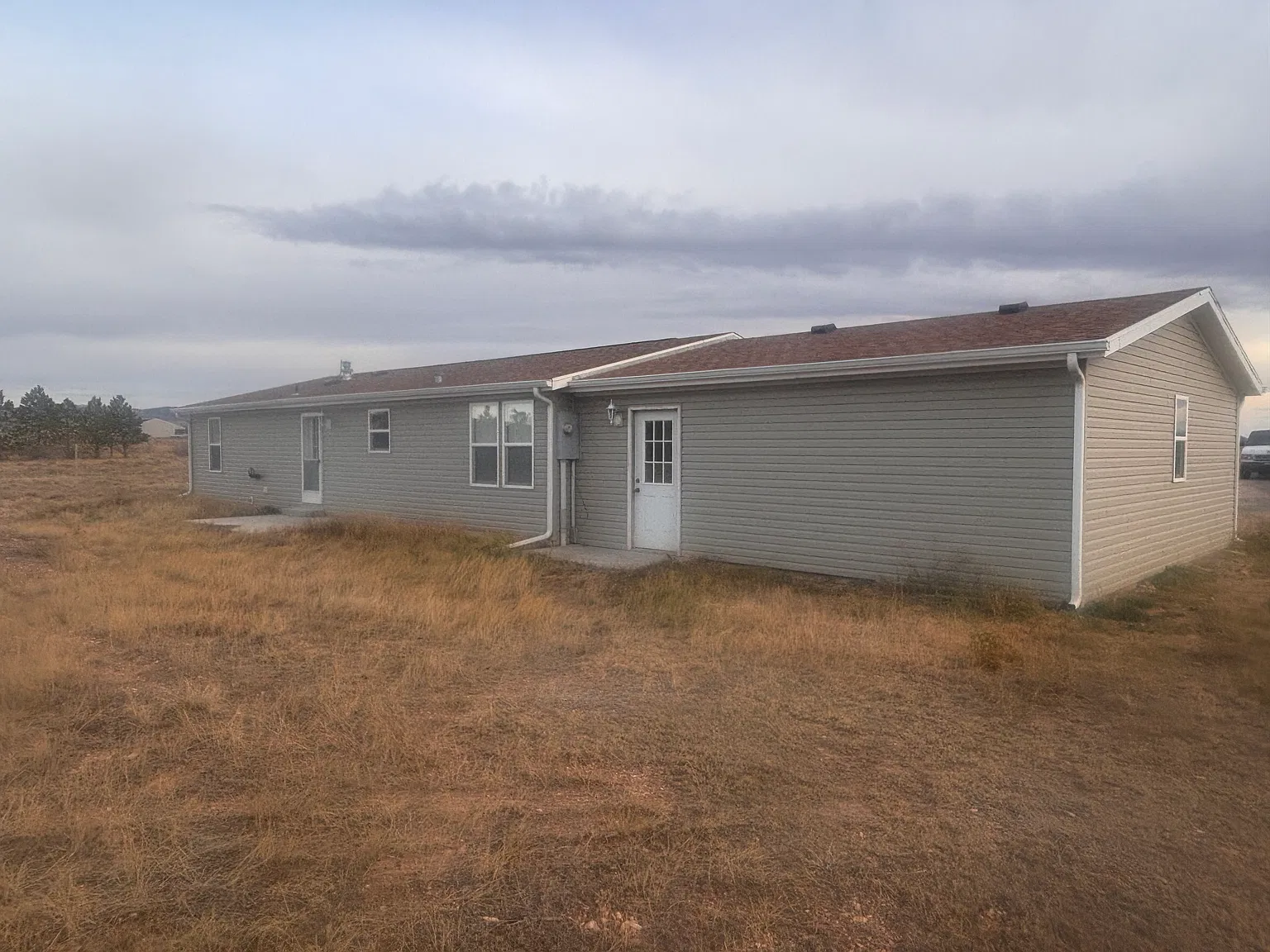 3 bed, 1296 sqft, $2,000 — Photo 2