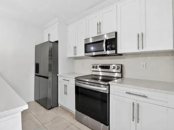 590 Green Springs Pl, West Palm Beach, FL 33409