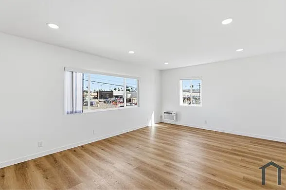 7305 Variel Ave #F — Photo 6